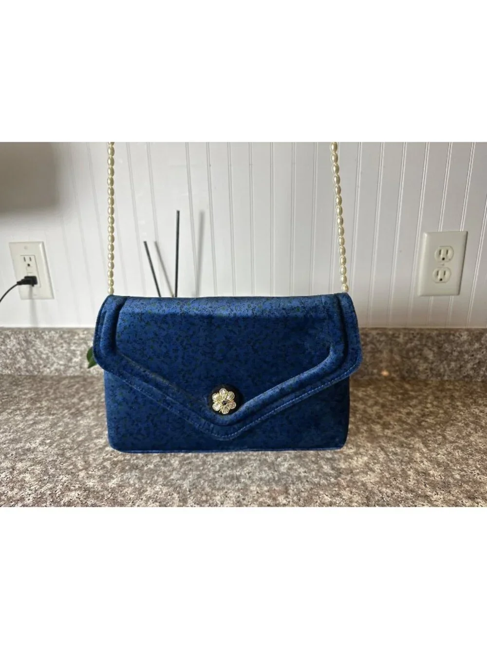 Vintage-Style Blue Floral Handbag With Pearl Strap & Embellished Flower Clasp -